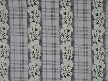 Mode stickat spetstyg